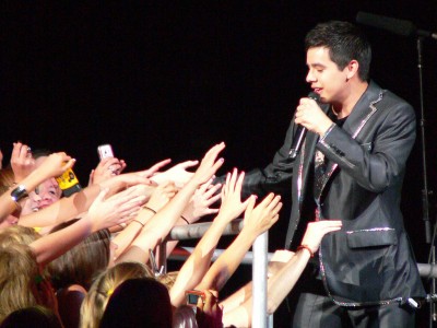 David Archuleta and FanGirls, Photo by v-williams1