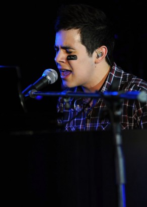 David Archuleta singing No Air