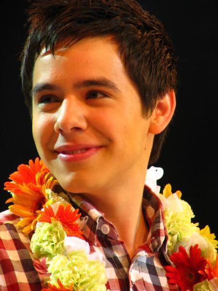 David Archuleta wearing a lei, Hawaii, February 2009