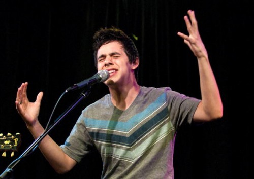 David Archuleta sings in Philadelphia, photo credit: Jeff Fusco/Getty Images